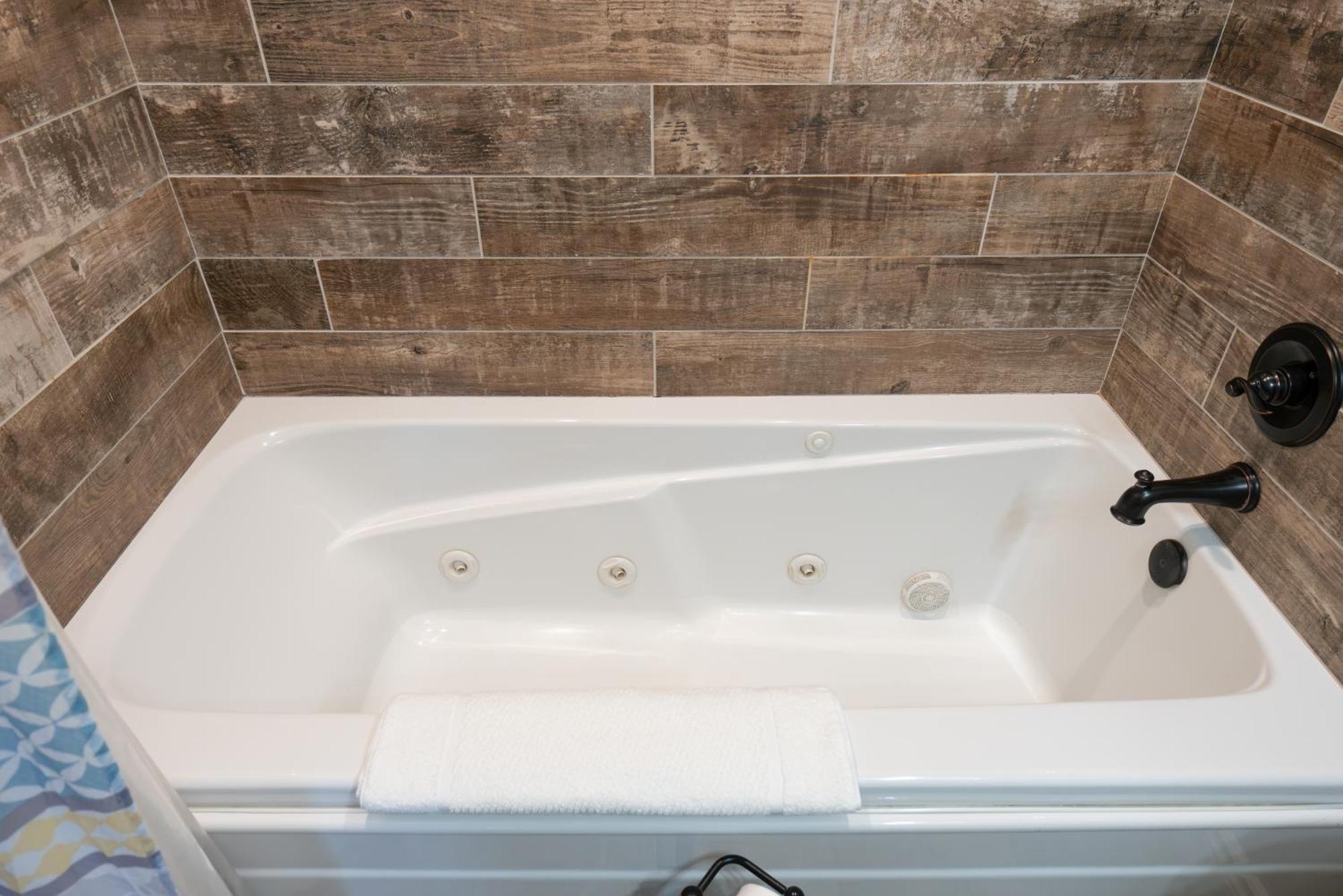 2Br Walk-In Condo - Near The 76 Strip - Free Wifi - Pool - Free Tickets Included - Clb-3 Branson Luaran gambar